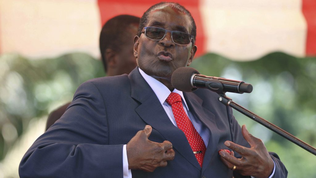 2017 in politics, robert mugabe steps down