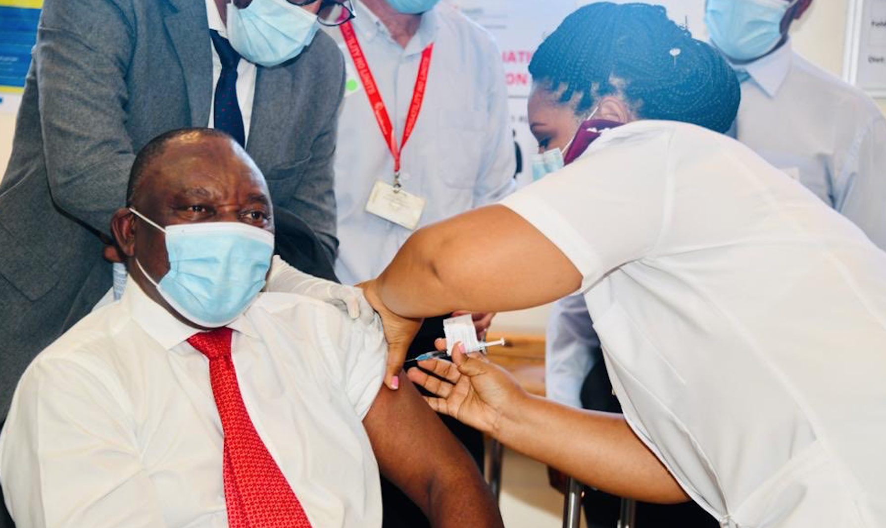President Ramaphosa first to receive COVID-19 vaccine