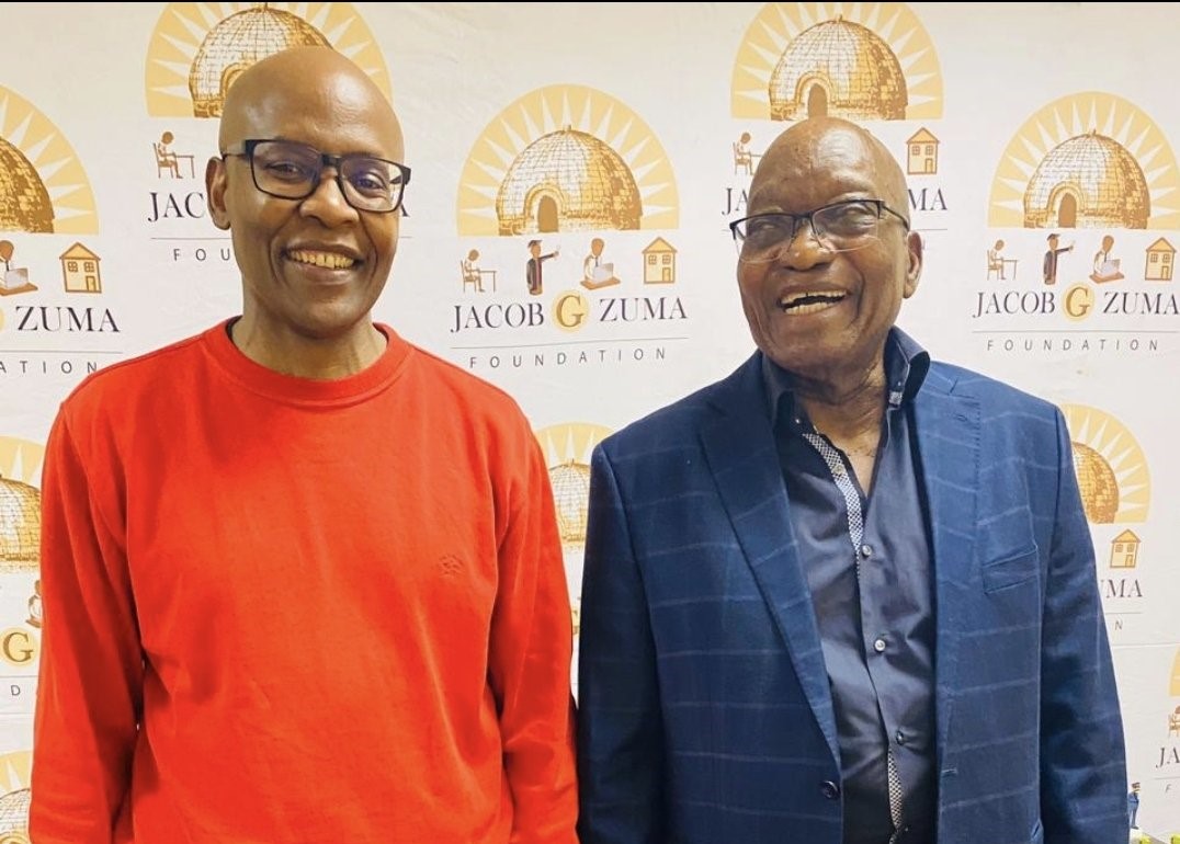 Jacob Zuma poses for a picture with his spokesperson Mzwanele ManyiMzwanele.Manyi