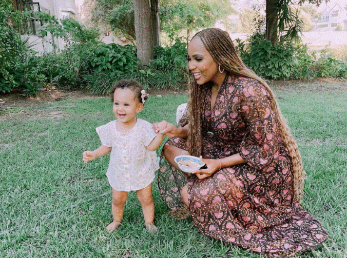 Linda Mtoba and her daughter