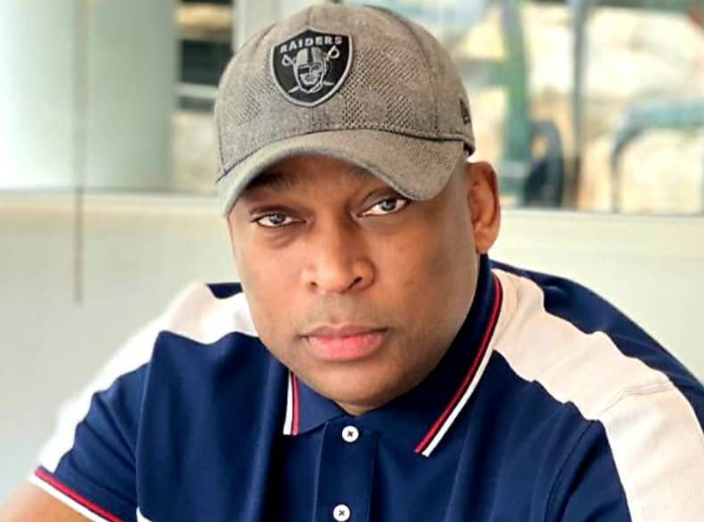 presenter Robert Marawa