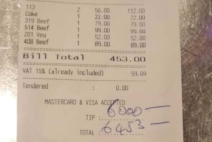 A generous customer left a R6, 000 tip for Simply Asia staff