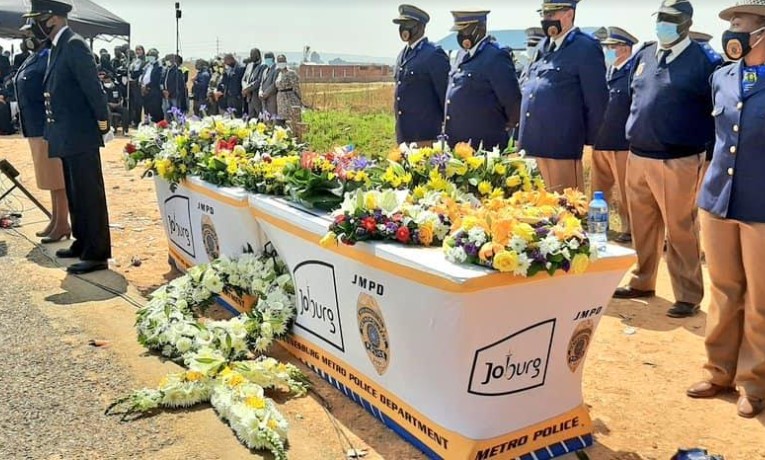 Wreath laying ceremony conducted on the Golden Highway in honour of Joburg Mayor Jolidee Matongo