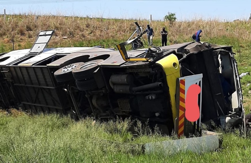 10 killed in horrific bus crash at bus crash at Tugela Bridge