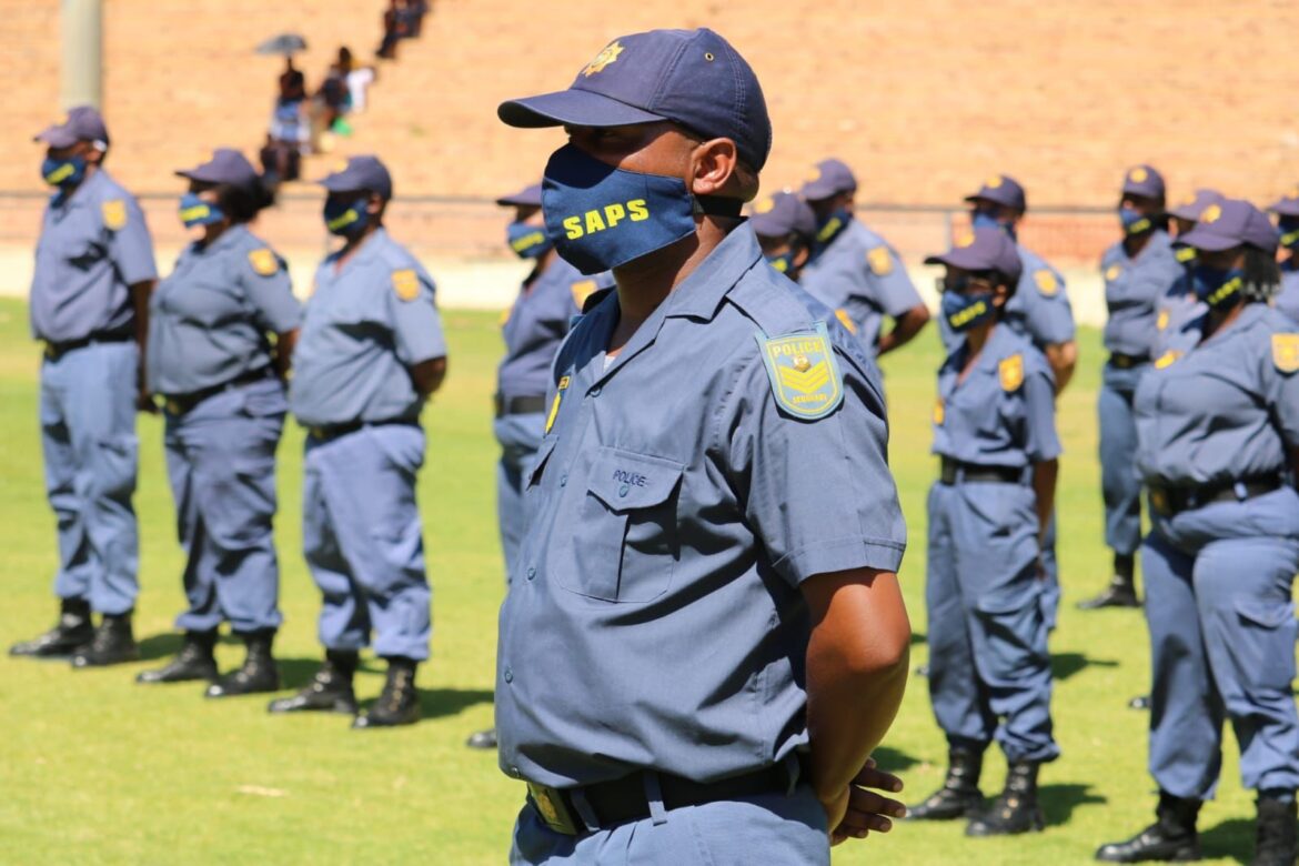 SAPS police officers