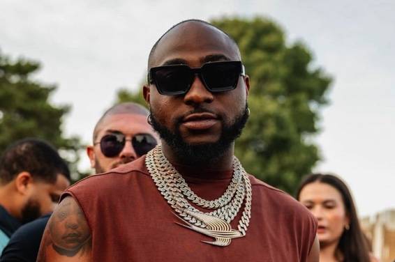 Davido confronts DJ Maphorisa