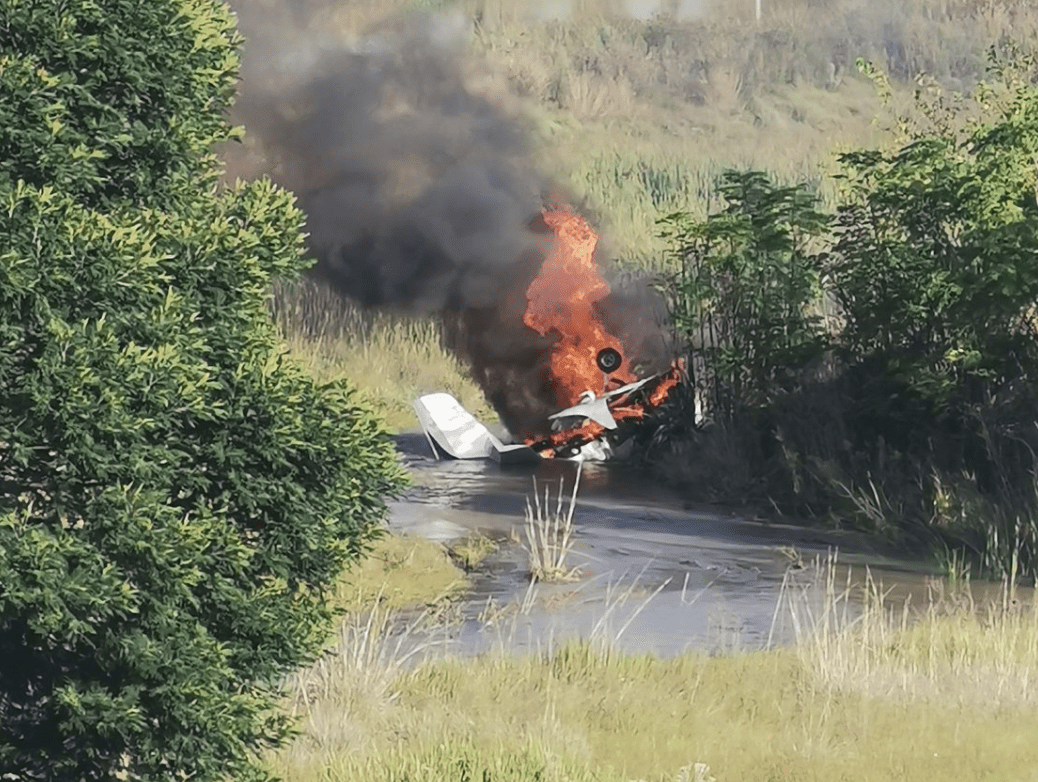 light aircraft crash