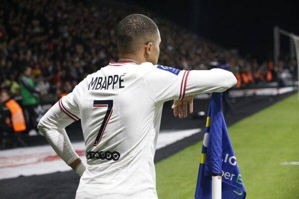 PSG offer Mbappe ultimatum should he not sign contract extension