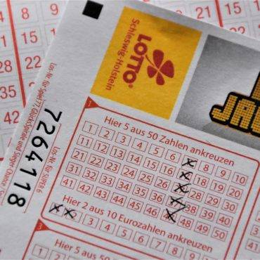 Lottery winner sues baby mama for revealing his winnings