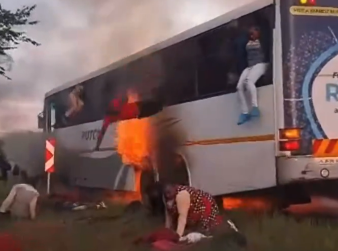 passengers jump out of burning bus