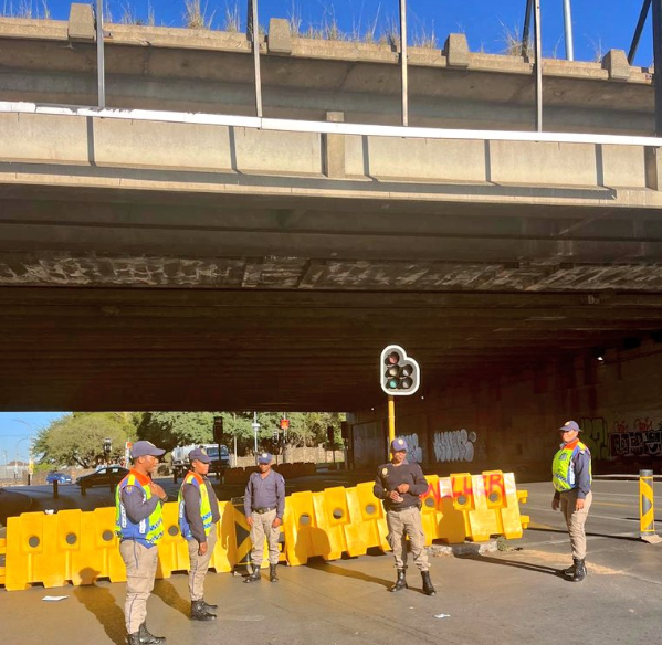 Smit Street under M1 highway remains closed, motorists urged to use alternative routes