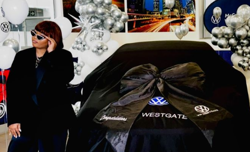 “This is a gift to self,” Lady Du buys a VrrPha!
