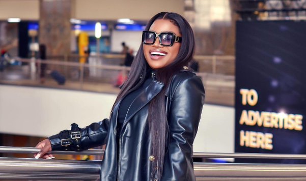 Makahdzi receives hero’s welcome at OR Tambo after BET triumph