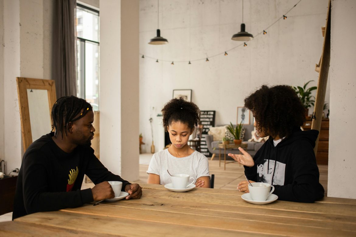 “My ex wants to come back into our daughter’s life after 10 years” – The Blind Spot
