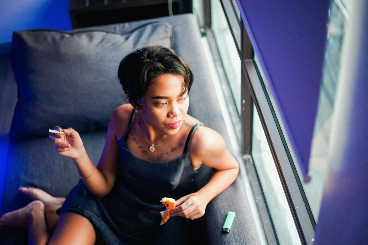 “My boyfriend wants me to cover my tattoos before I meet his family” – The Blind Spot