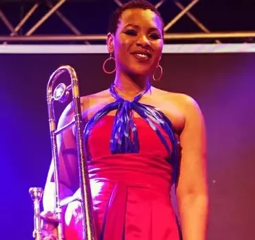Siya Makuzeni