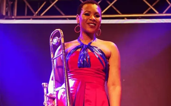 Siya Makuzeni