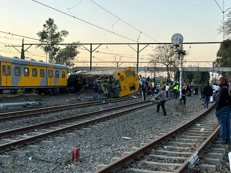 train derails in Paarl