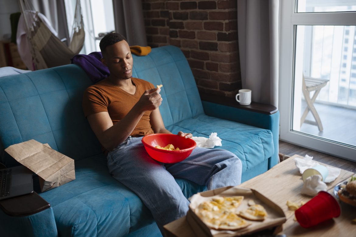 ‘My boyfriend wants to marry me, but he still lives at home’ - The Blind Spot