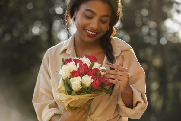 ‘Should I tell hubby that my work husband bought me an expensive gift?’ – The Blind Spot