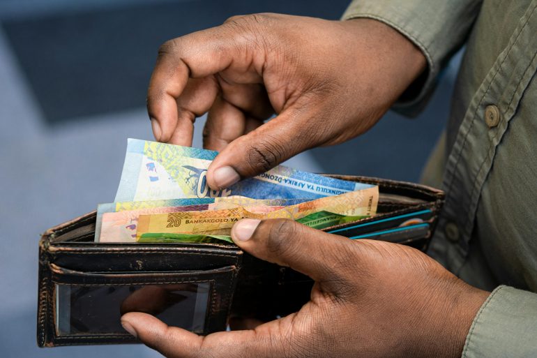 What is R100 worth in 2025?