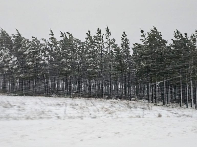 Motorists urged to avoid N2 as snowfall hits southern KZN