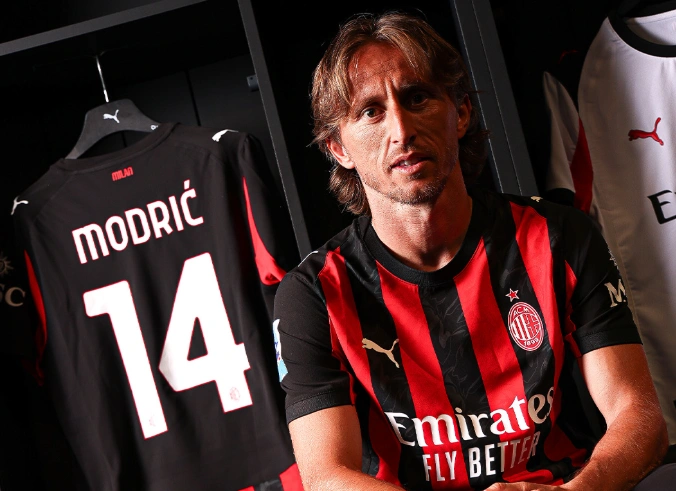 Luka Modrić signs with AC Milan after 13 seasons at Real Madrid