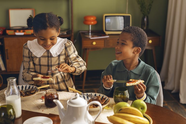 School holidays strain household budgets as kids eat 'out of boredom'