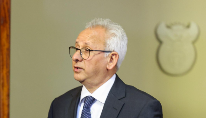 Cachalia to be sworn in as acting police minister on Friday 