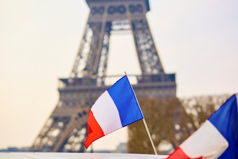 French government collapses following Prime Minister Bayrou's loss of confidence vote