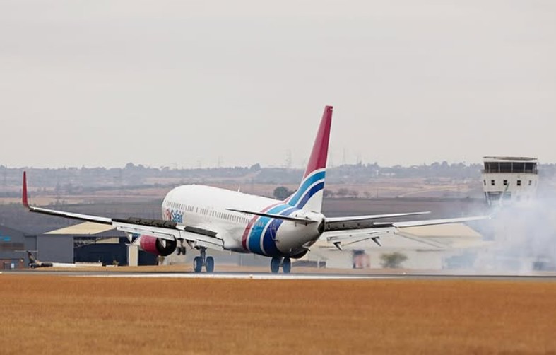 FlySafair offers counselling after passenger dies mid-flight