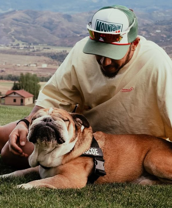 Lewis Hamilton mourns loss of beloved dog Roscoe