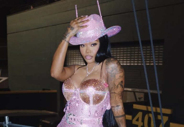 'I got kicked off stage': Summer Walker explains short set at SunBet Arena