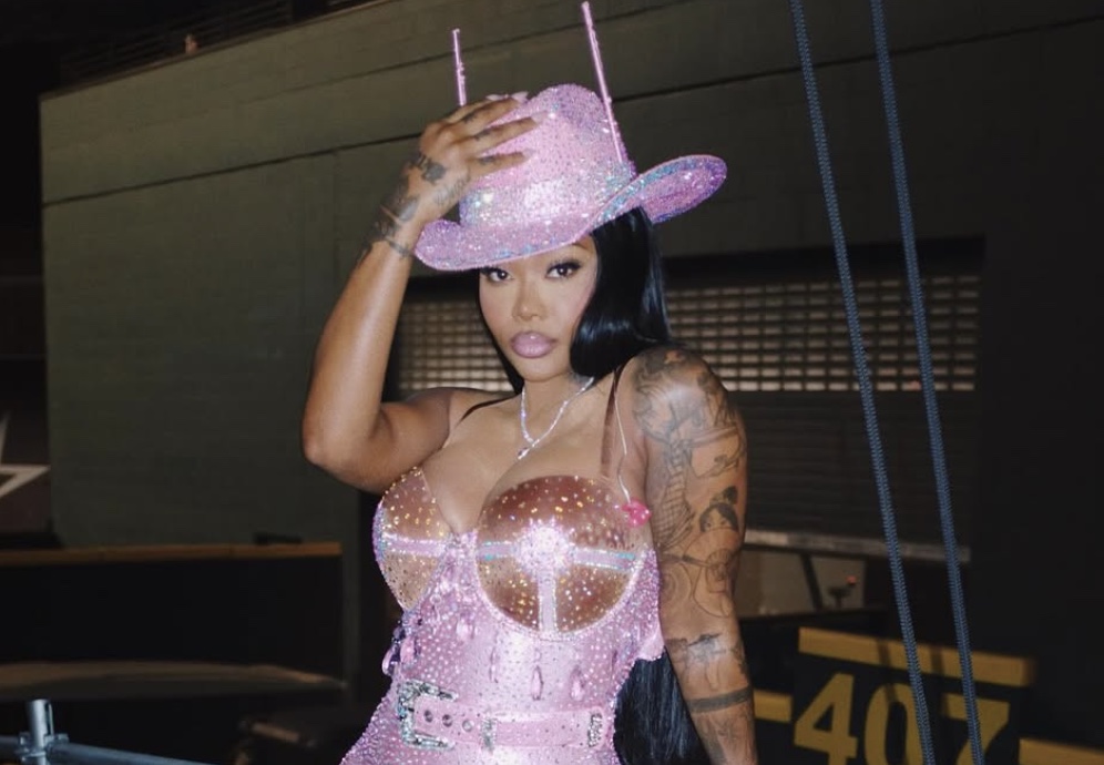 'I got kicked off stage': Summer Walker explains short set at SunBet Arena