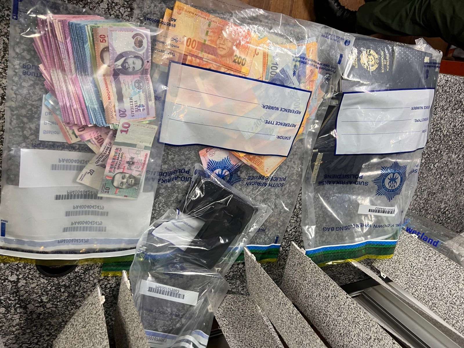 Two Mozambican nationals arrested with fraudulent passports and cash at SA border