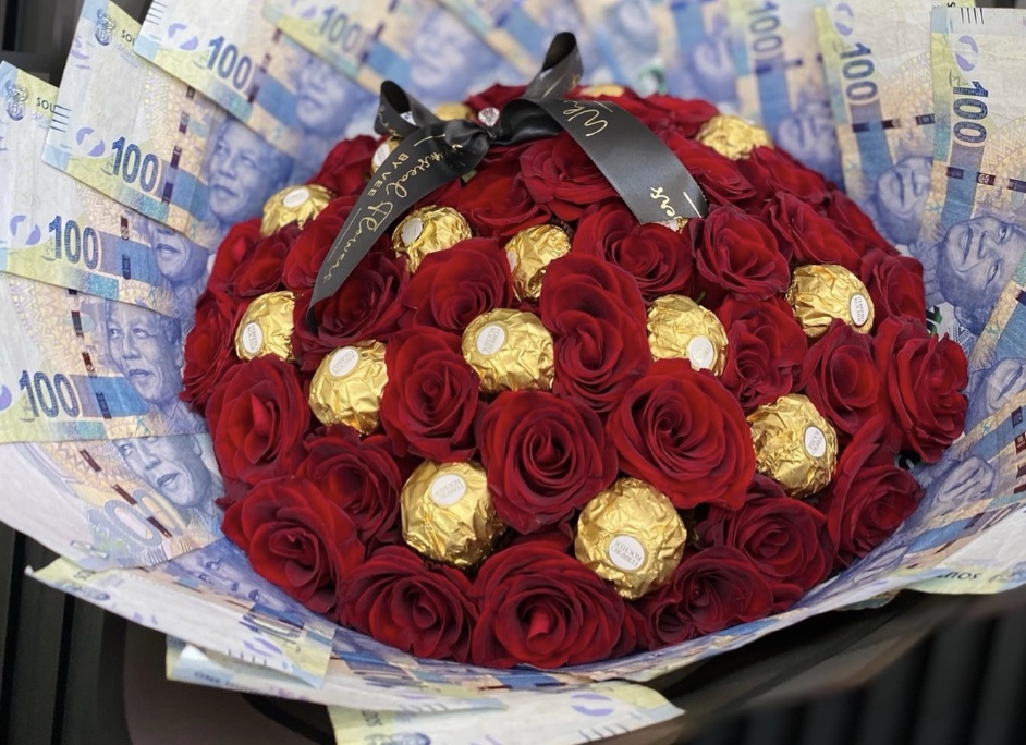 No cash bouquets for Valentine’s Day as central bank issues ban warning