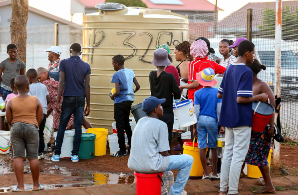 Joburg water employees down tools amid water woes affecting residents
