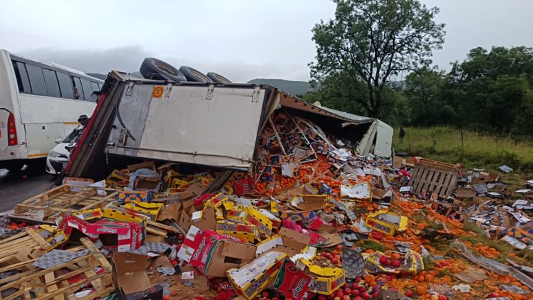 Major disruption on N1 as two truck crashes close highway