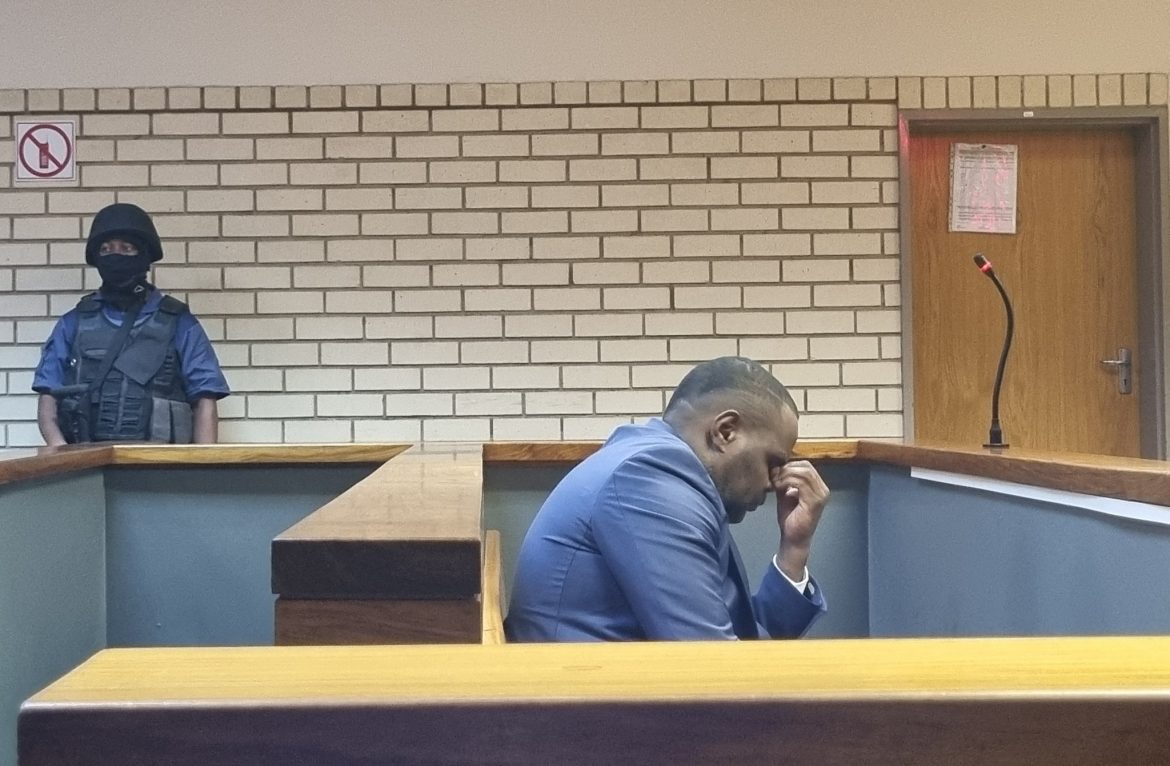 More days behind bars for Gauteng's corrupt cop after bail postponement