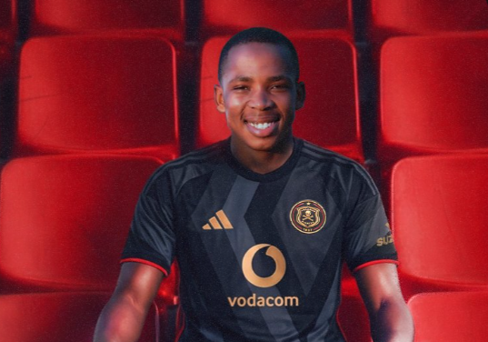 Orlando Pirates complete the signing of Stellenbosch FC midfielder Thapelo Mokobodi